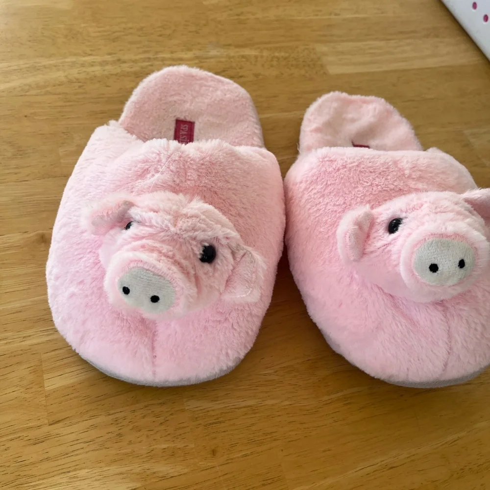 Plush piggy slippers - Picture 3 of 9